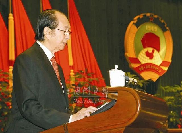 2005年新澳门与香港免费大全的趣味释义、专家解读与实际落实