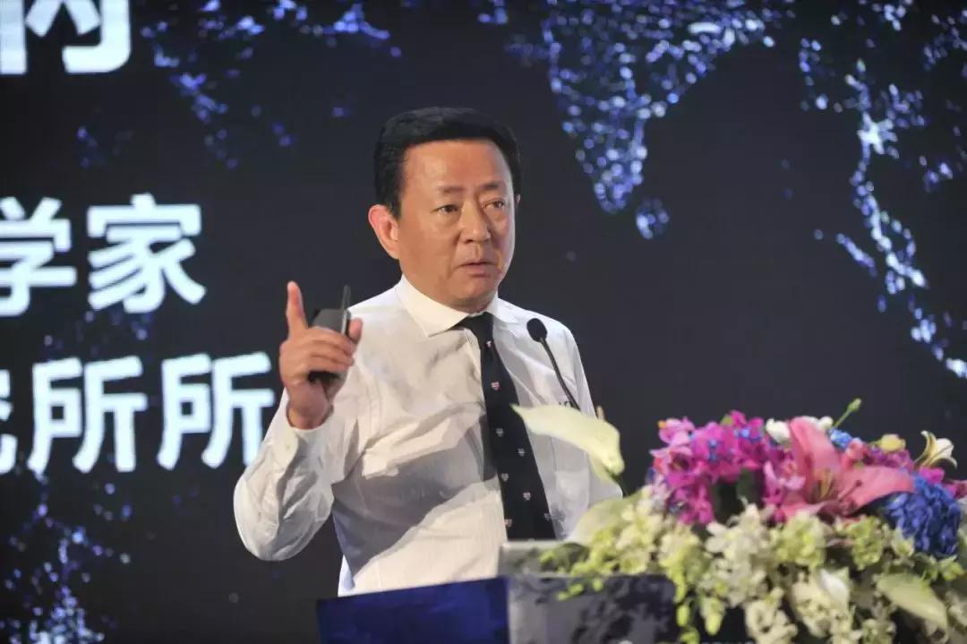 警惕虚假宣传，2025港澳免费资料提供宏观释义与专家解析