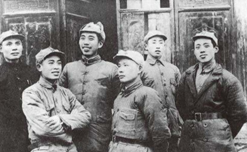三中三免费验证与2025管家婆资料，政治风云变幻下的信息真伪与深度落实